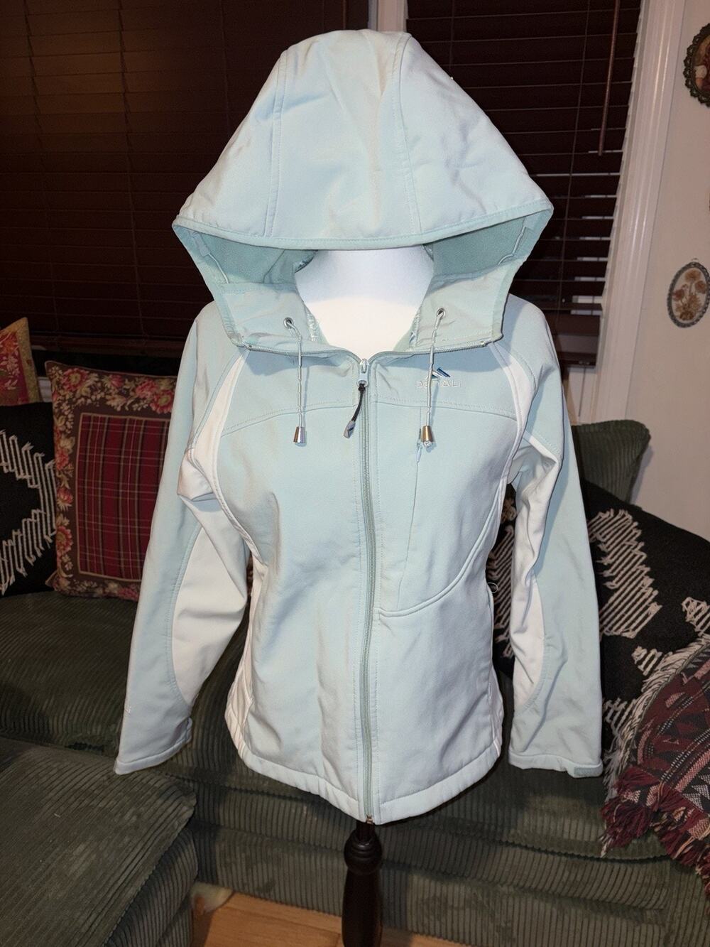 Denali Womens Medium Softshell Jacket Light Blue Fleece Lined Hooded Outdoor